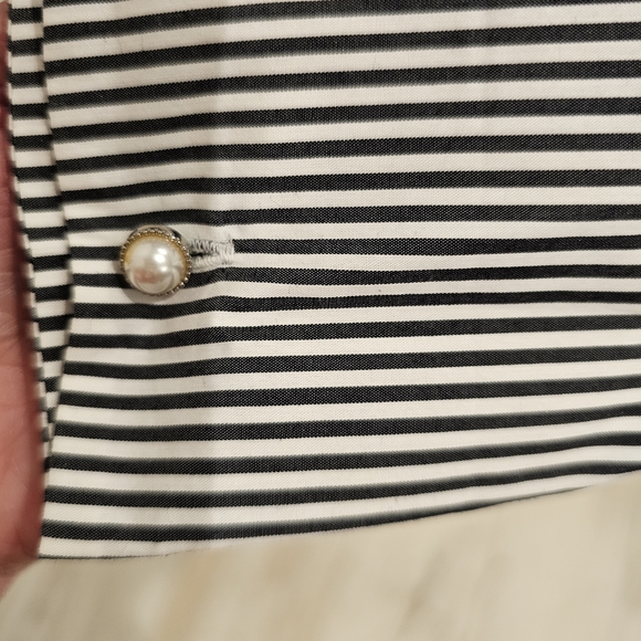 Striped black and white shirt WHBM Size 4 EUC - Picture 5 of 16